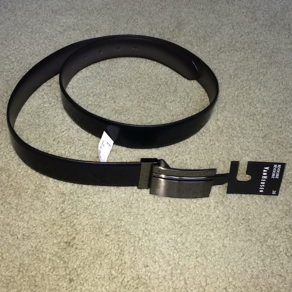 NWT VanHeusen Men’s reversible belt 38